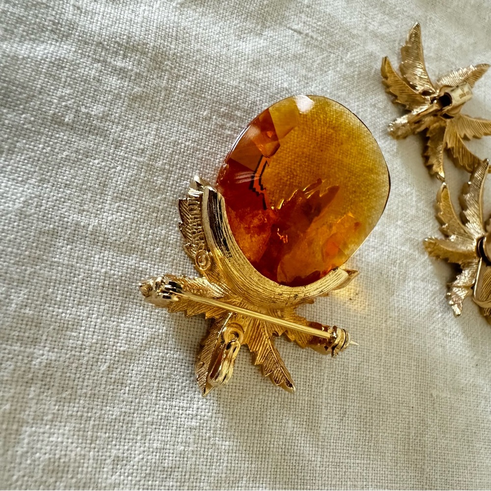 vintage 60s pineapple pendant brooch & earrings - Picture 6 of 8